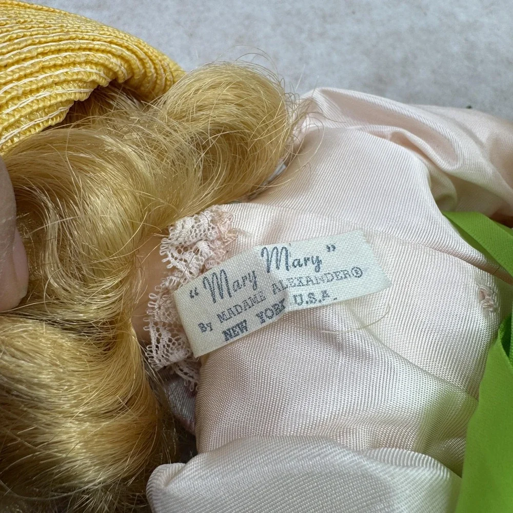 Madame Alexander Mary Mary #1569 14 In‎ Doll Blonde Brown Eyes Watering Can